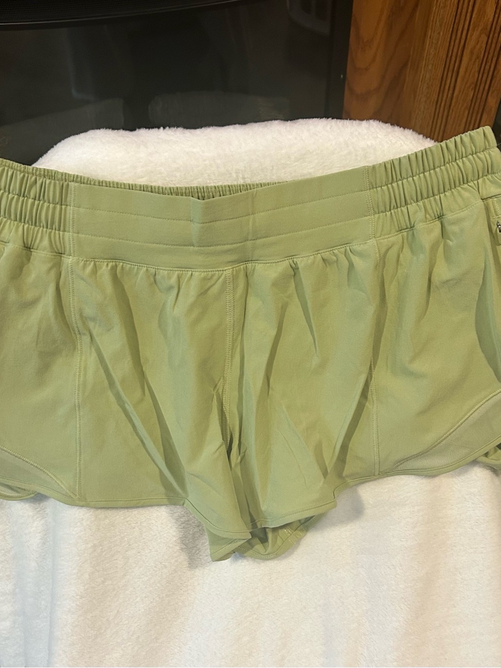 NWT lululemon athletica Hottie Hot LR 2.5" Lined Shorts in Sage Green